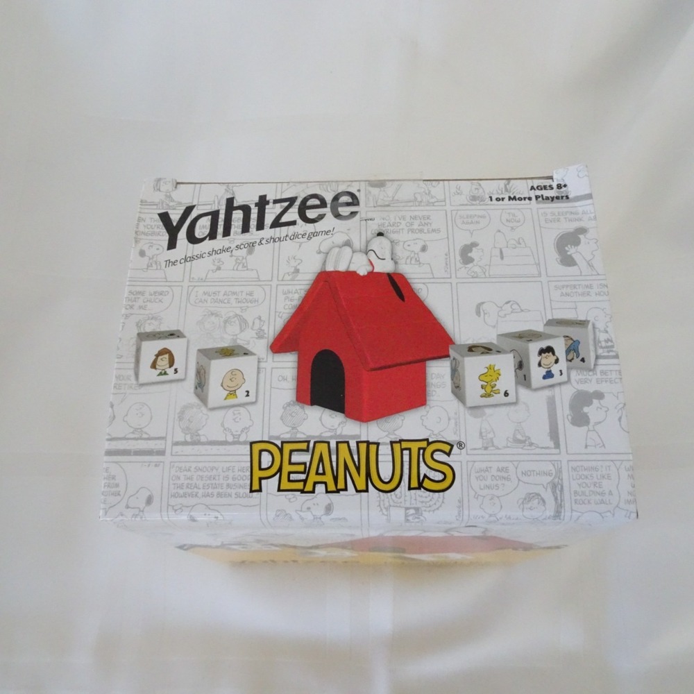 Yahtzee - Peanuts Edition-NEW - Picture 2 of 4